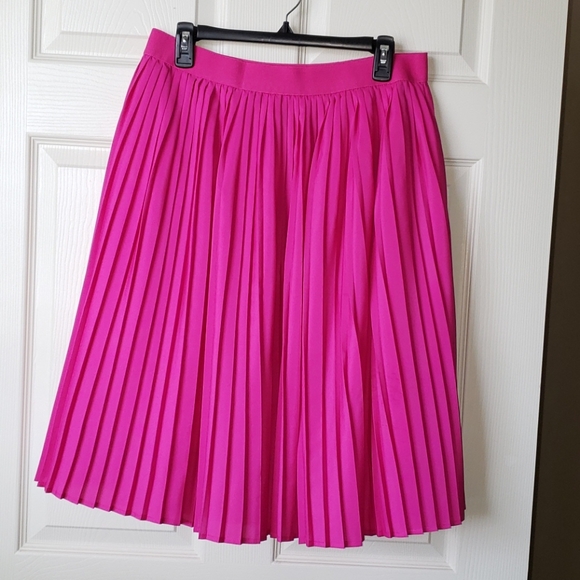 a new day Dresses & Skirts - A New Day pull on pleated skirt